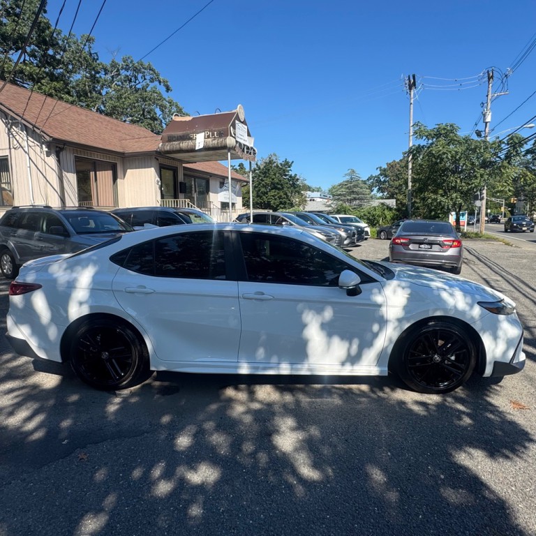 2025 Toyota Camry Image 7