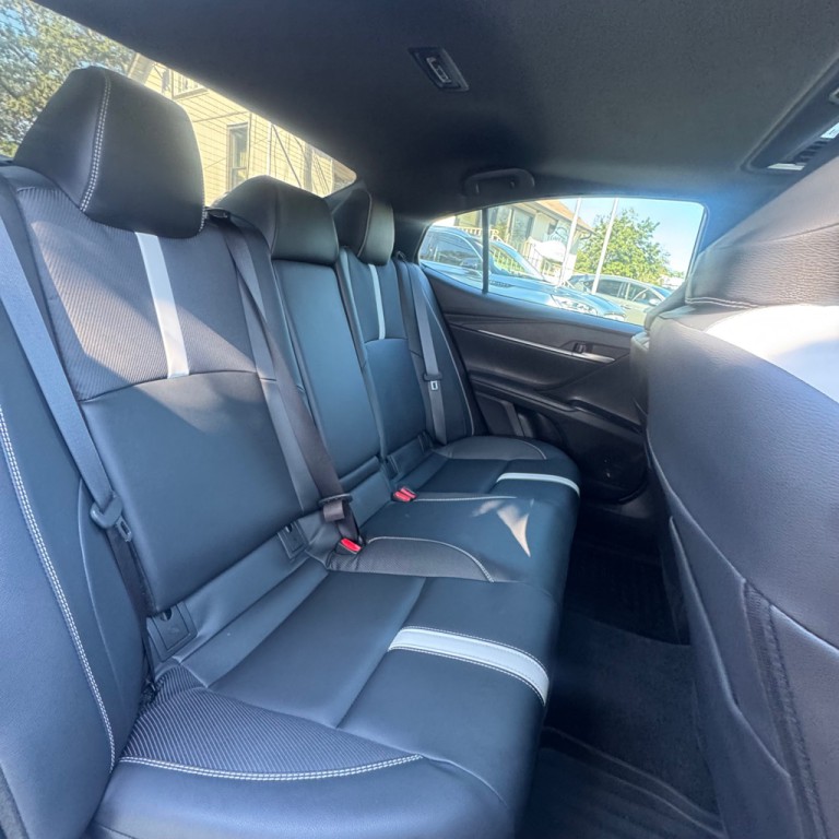 2025 Toyota Camry Image 12