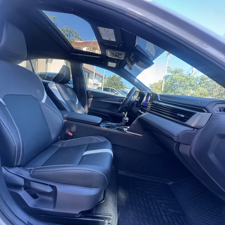 2025 Toyota Camry Image 16