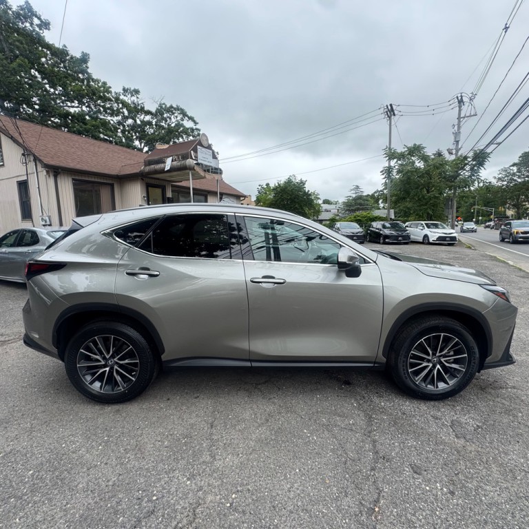 2022 Lexus NX Image 7