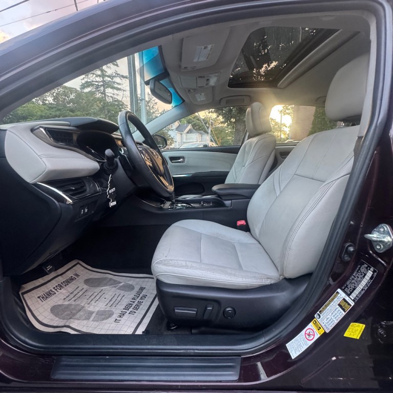 2014 Toyota Avalon Image 18