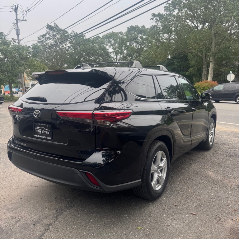 2022 Toyota Highlander Image 6