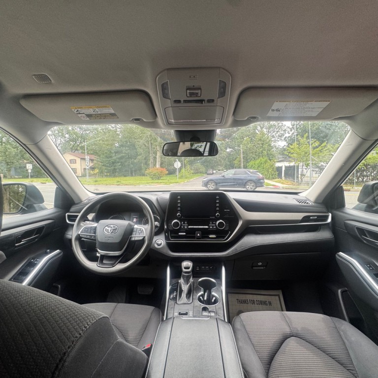 2022 Toyota Highlander Image 17