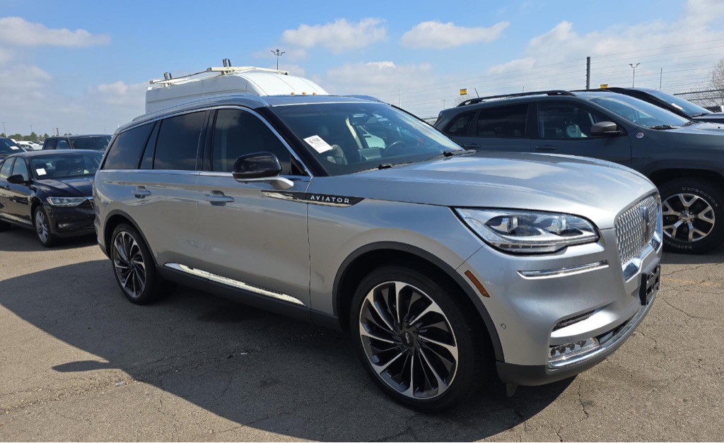 2020 Lincoln Aviator Image 3