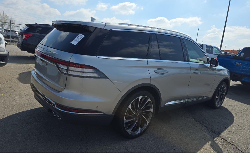 2020 Lincoln Aviator Image 4