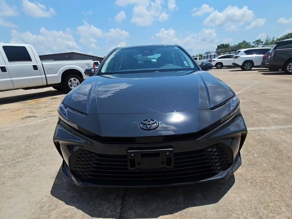 2025 Toyota Camry Image 1