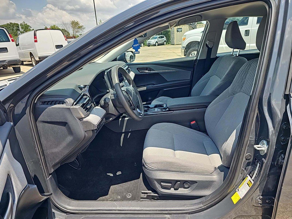 2025 Toyota Camry Image 5