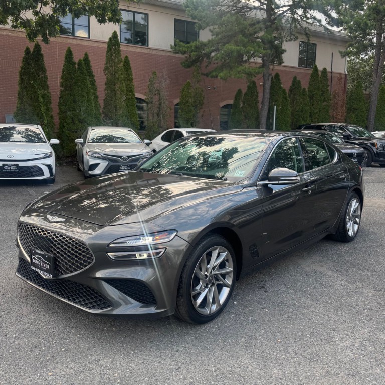 2022 Genesis G70 Image 2
