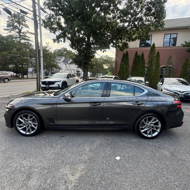 2022 Genesis G70 Image 3