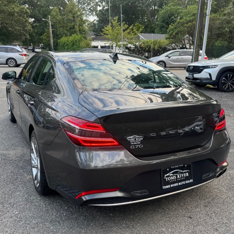 2022 Genesis G70 Image 4