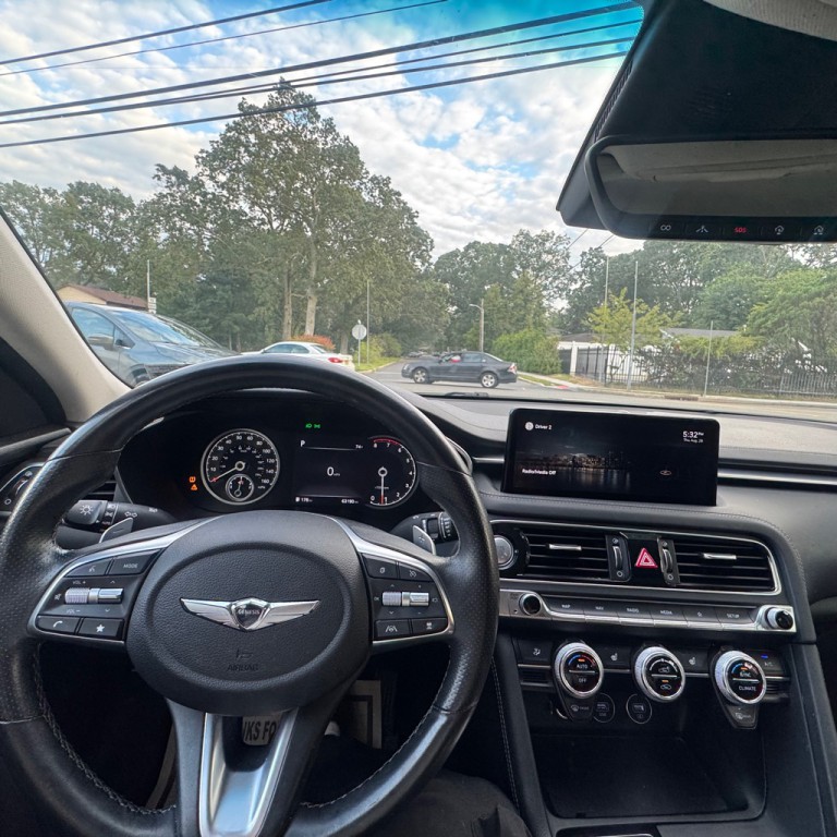 2022 Genesis G70 Image 19