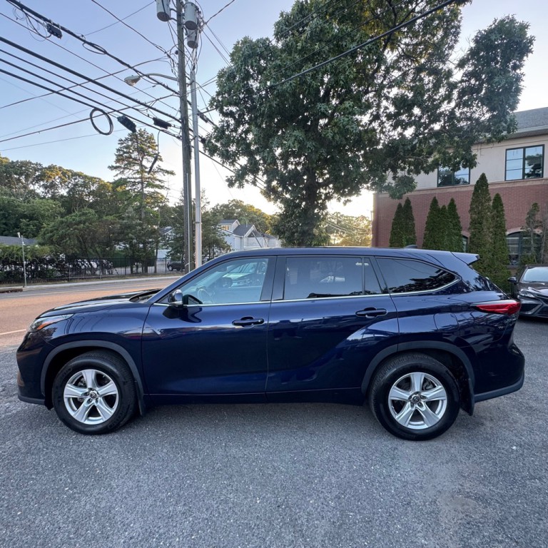 2022 Toyota Highlander Image 3