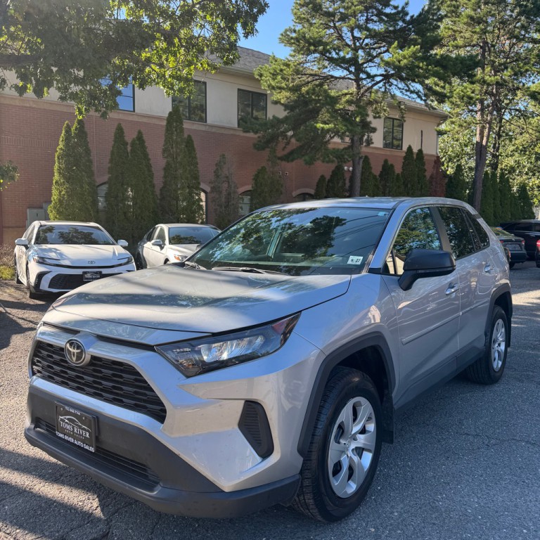 2022 Toyota Rav4 Image 2