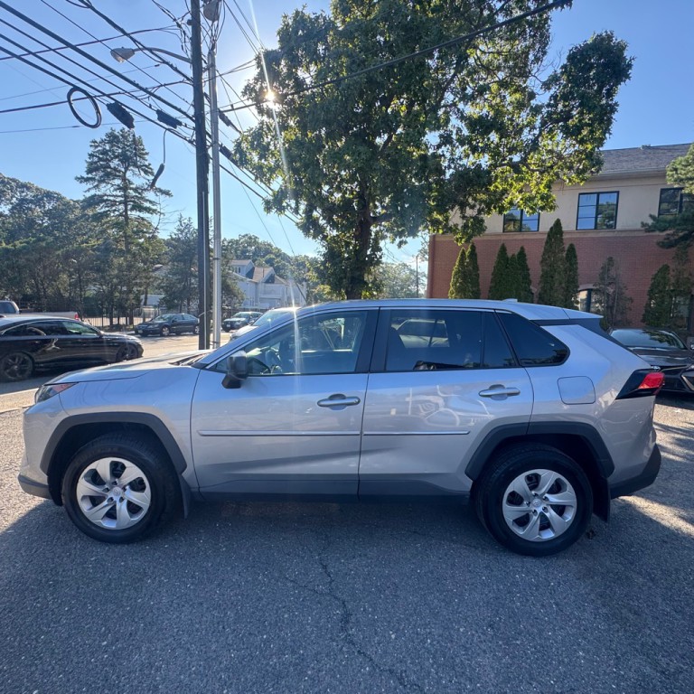2022 Toyota Rav4 Image 3