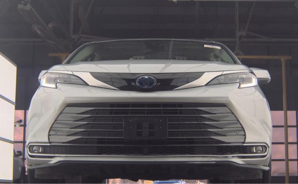 2021 Toyota Sienna Image 3