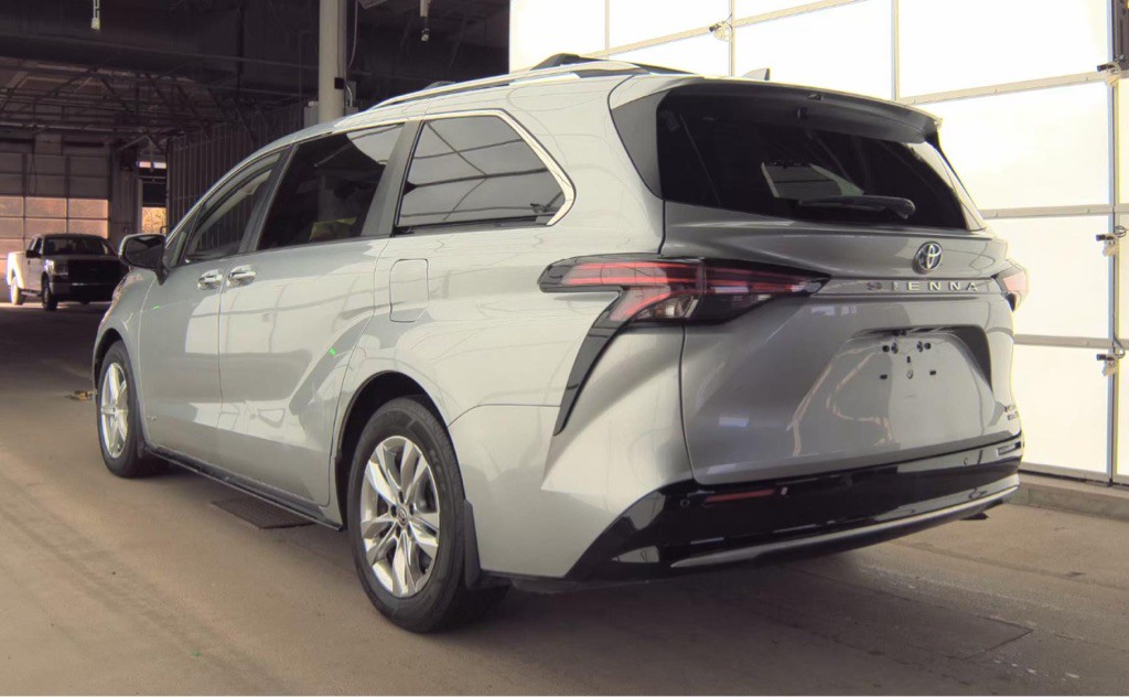 2021 Toyota Sienna Image 8