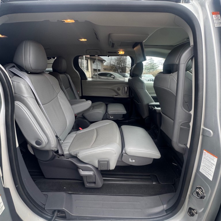 2021 Toyota Sienna Image 16