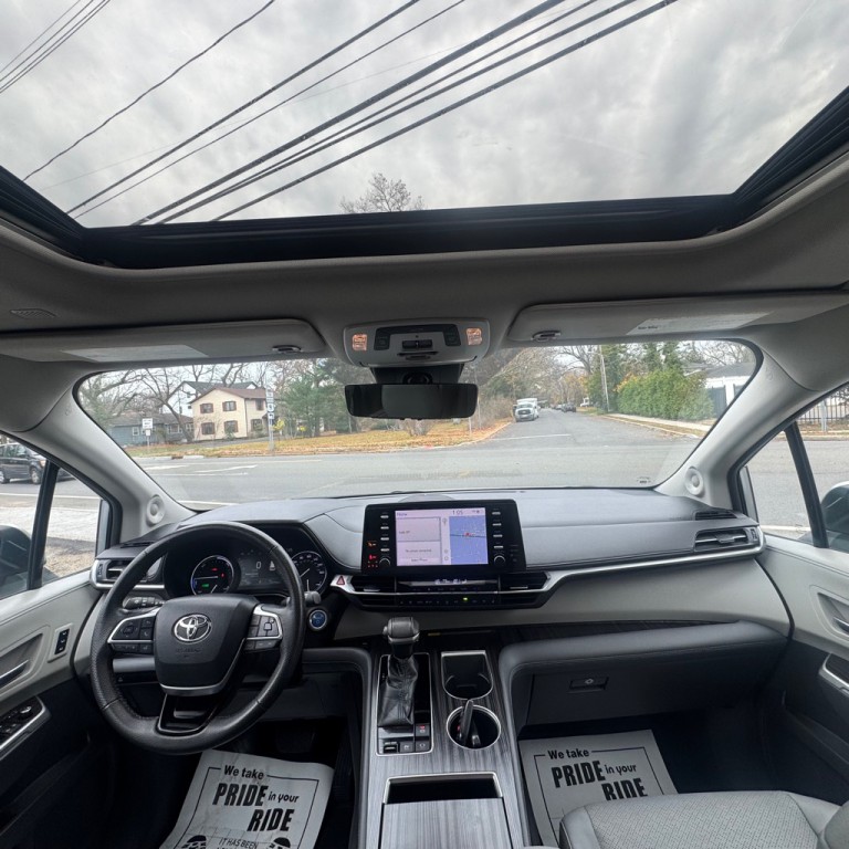 2021 Toyota Sienna Image 18