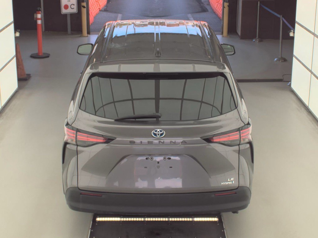 2021 Toyota Sienna Image 4