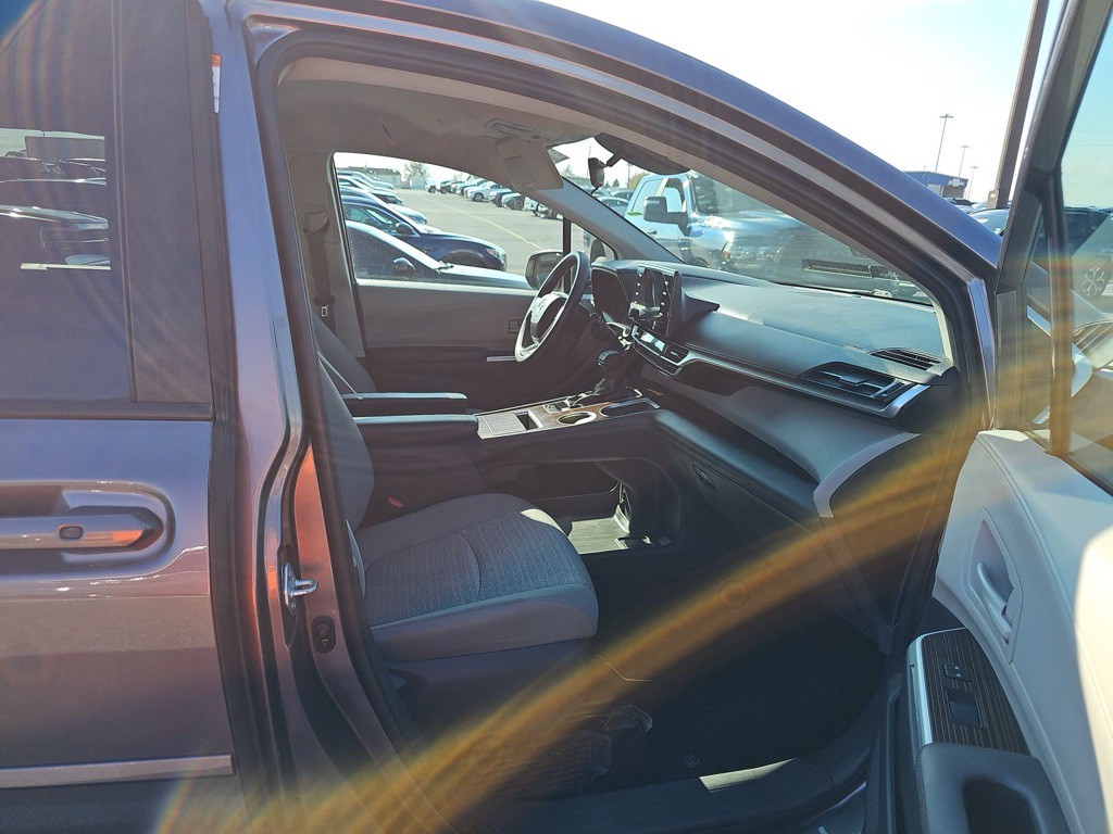 2021 Toyota Sienna Image 11