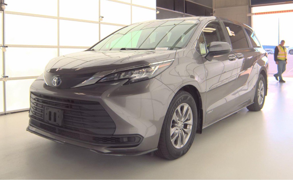 2021 Toyota Sienna Image 12