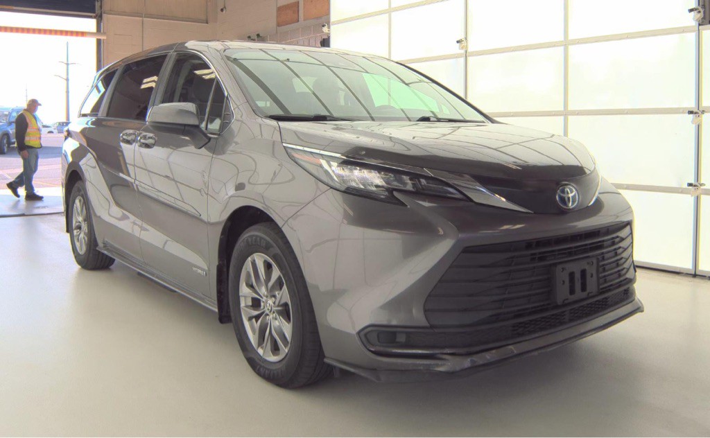 2021 Toyota Sienna Image 15