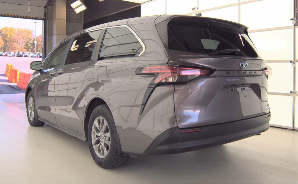2021 Toyota Sienna Image 19