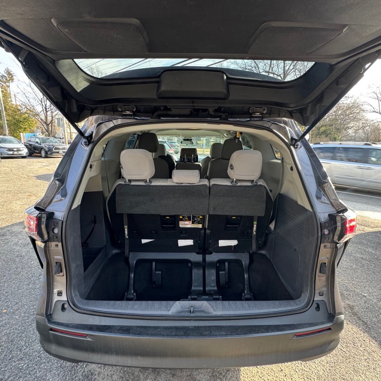 2021 Toyota Sienna Image 9