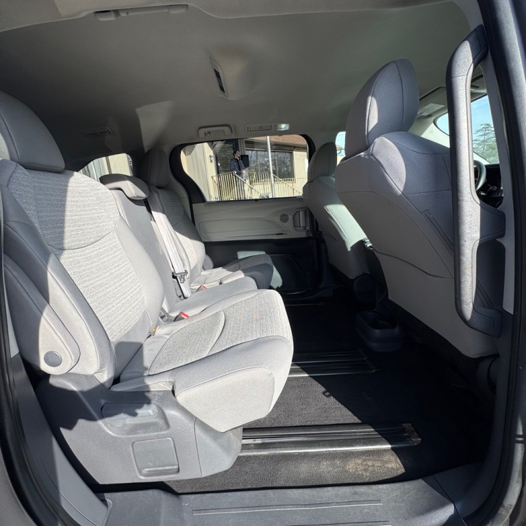 2021 Toyota Sienna Image 16