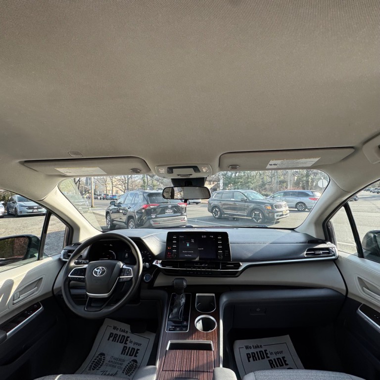 2021 Toyota Sienna Image 17