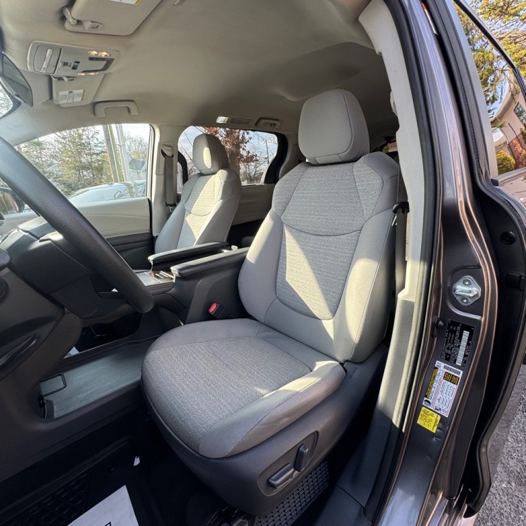 2021 Toyota Sienna Image 20