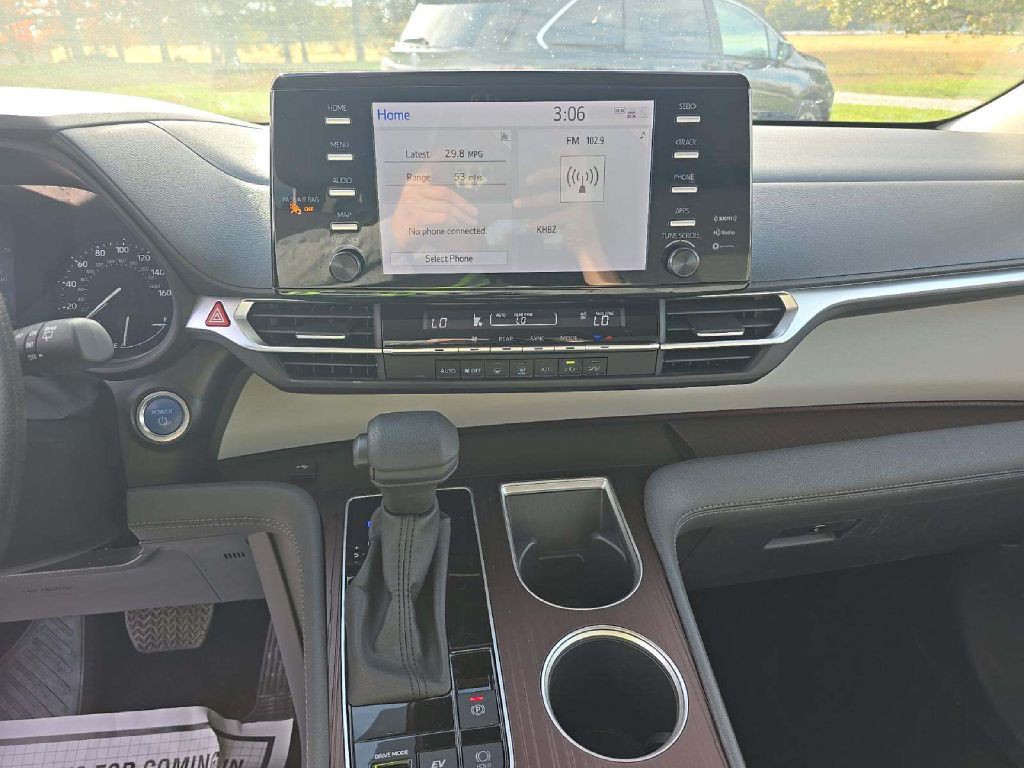 2024 Toyota Sienna Image 15