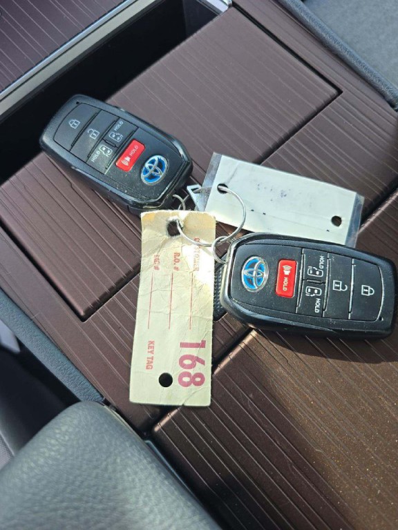 2024 Toyota Sienna Image 19