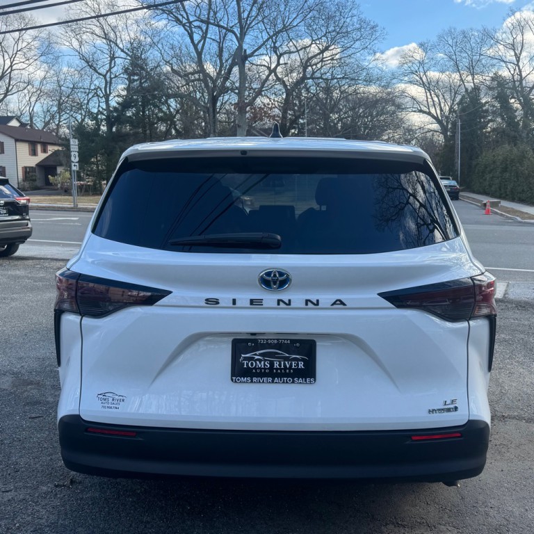 2024 Toyota Sienna Image 4