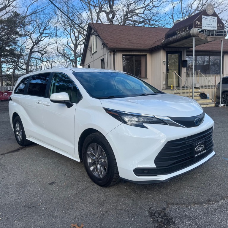 2024 Toyota Sienna Image 7