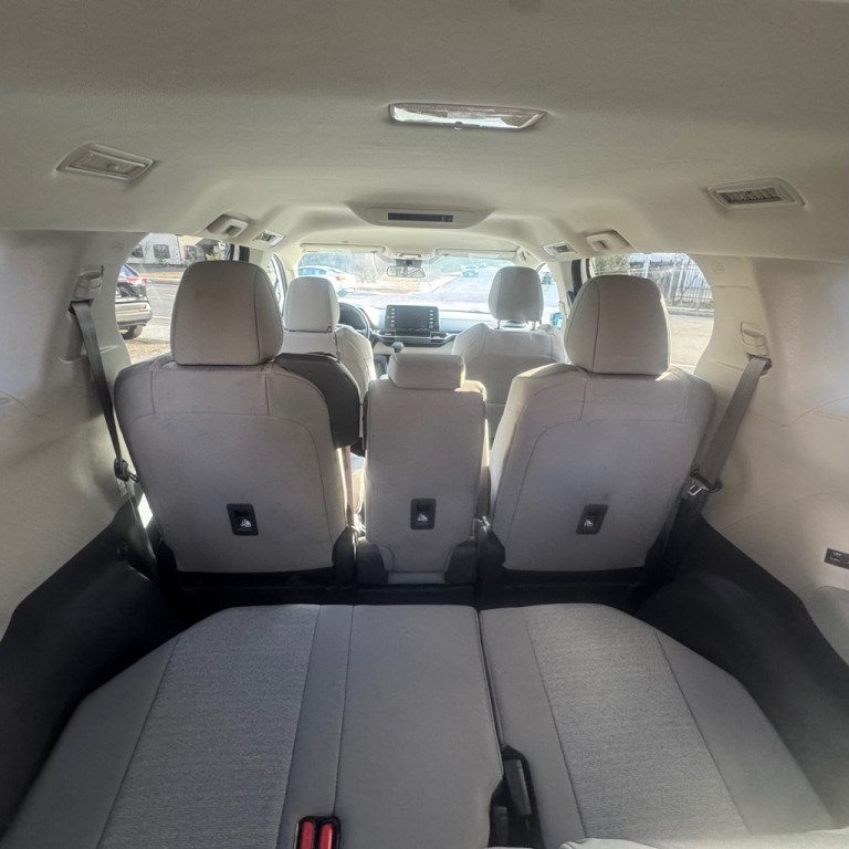 2024 Toyota Sienna Image 10