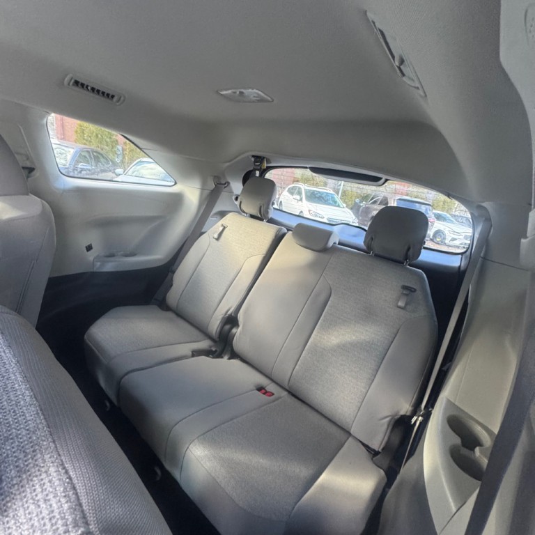 2024 Toyota Sienna Image 11