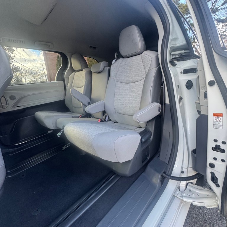 2024 Toyota Sienna Image 12