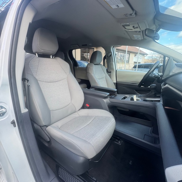 2024 Toyota Sienna Image 18