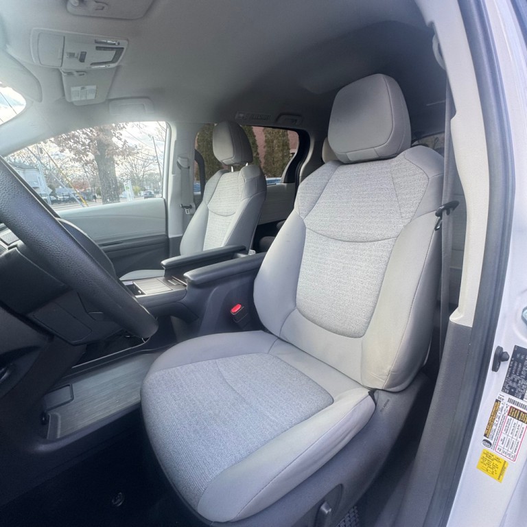 2024 Toyota Sienna Image 20