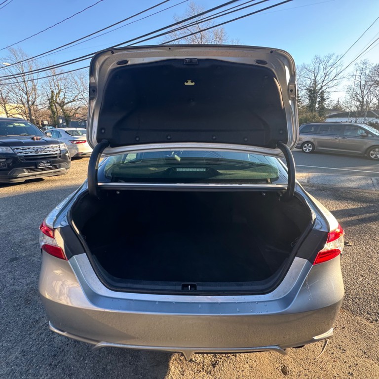 2020 Toyota Camry Image 9