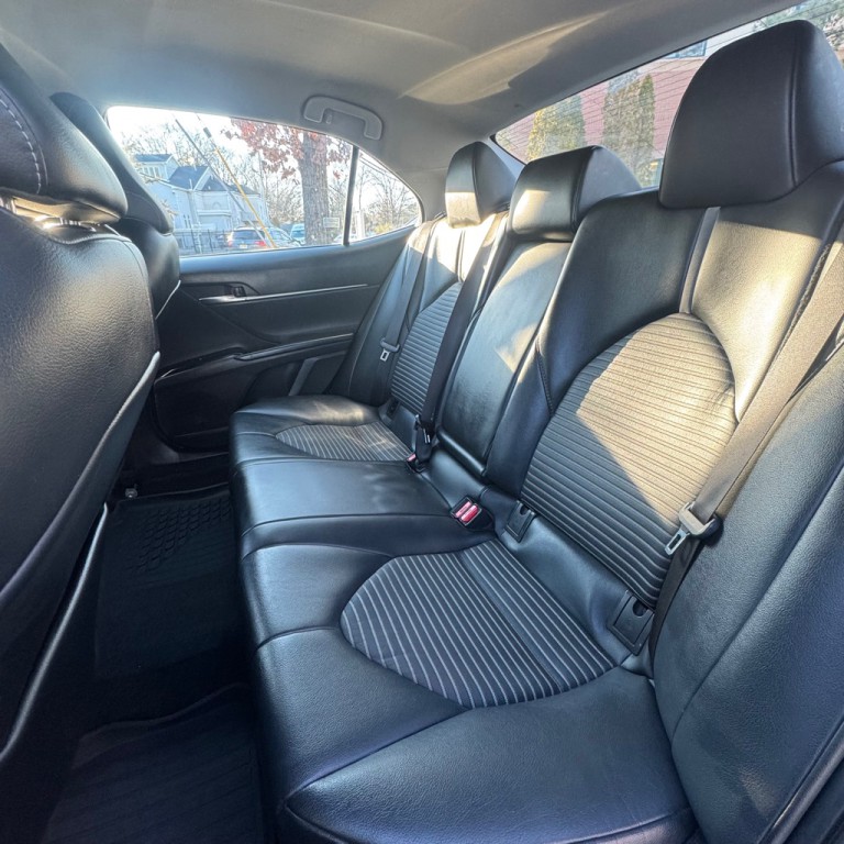 2020 Toyota Camry Image 10