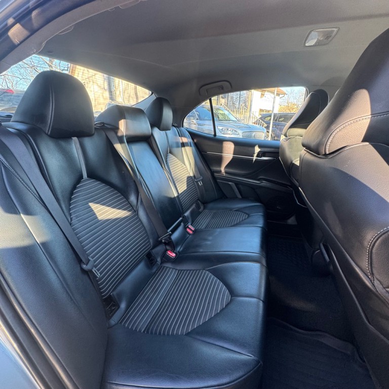 2020 Toyota Camry Image 12