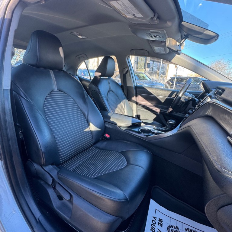 2020 Toyota Camry Image 15