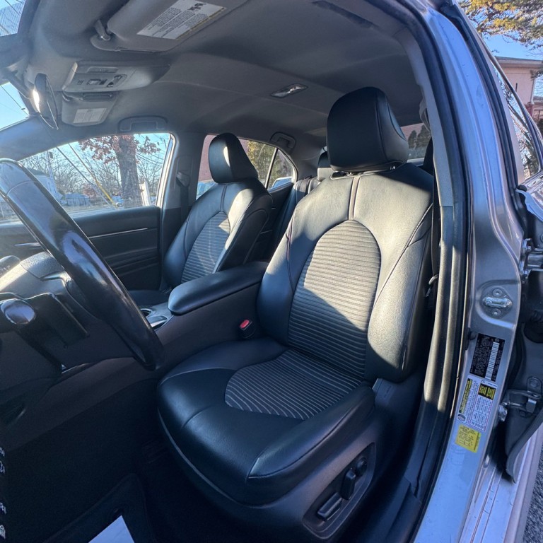 2020 Toyota Camry Image 17