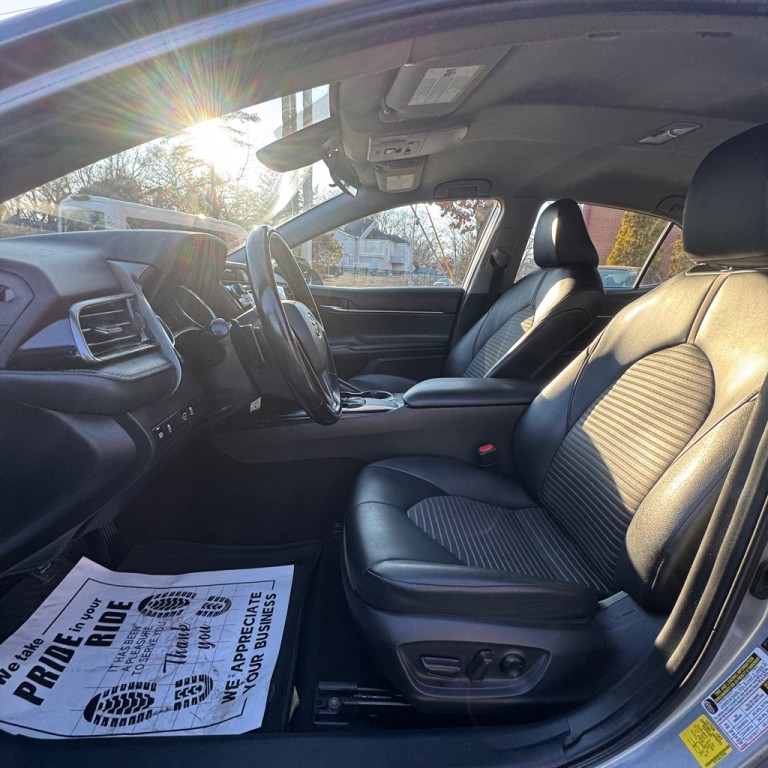 2020 Toyota Camry Image 18