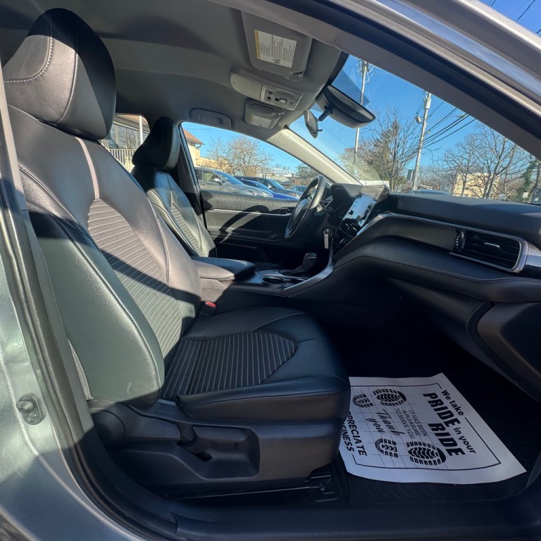 2022 Toyota Camry Image 16