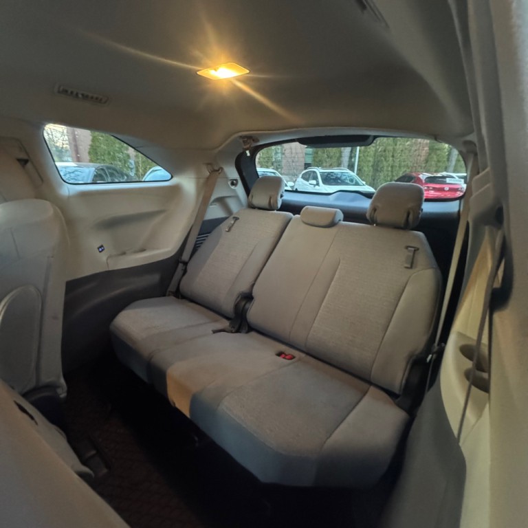 2022 Toyota Sienna Image 11