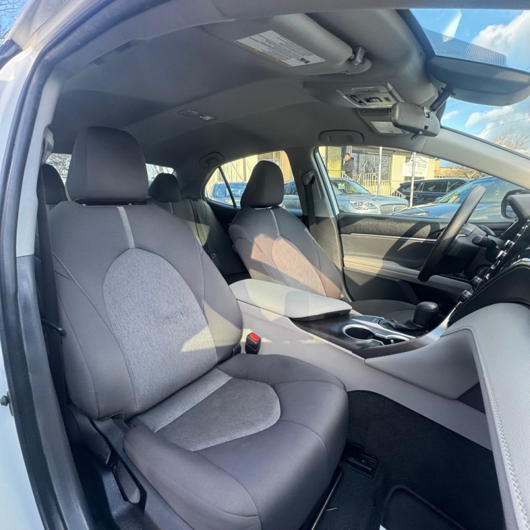 2023 Toyota Camry Image 16