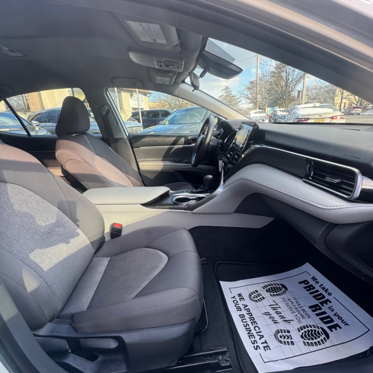 2023 Toyota Camry Image 17